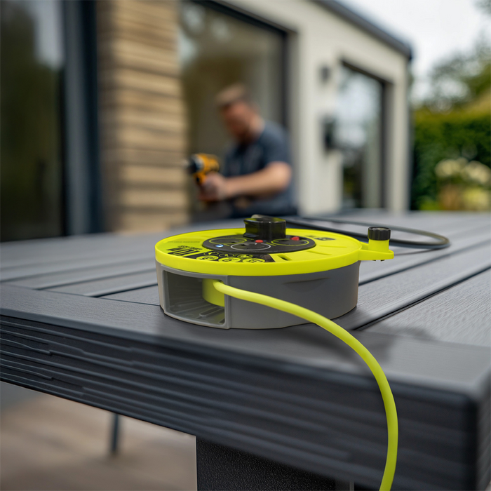 Masterplug Pro-XT CMU10134SL – on an outdoor work table