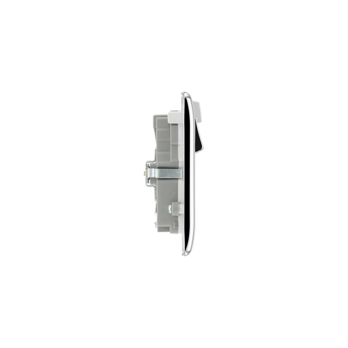 BG Nexus Metal Polished Chrome Wi-Fi Extender USB Socket NPC22UWRW – side view