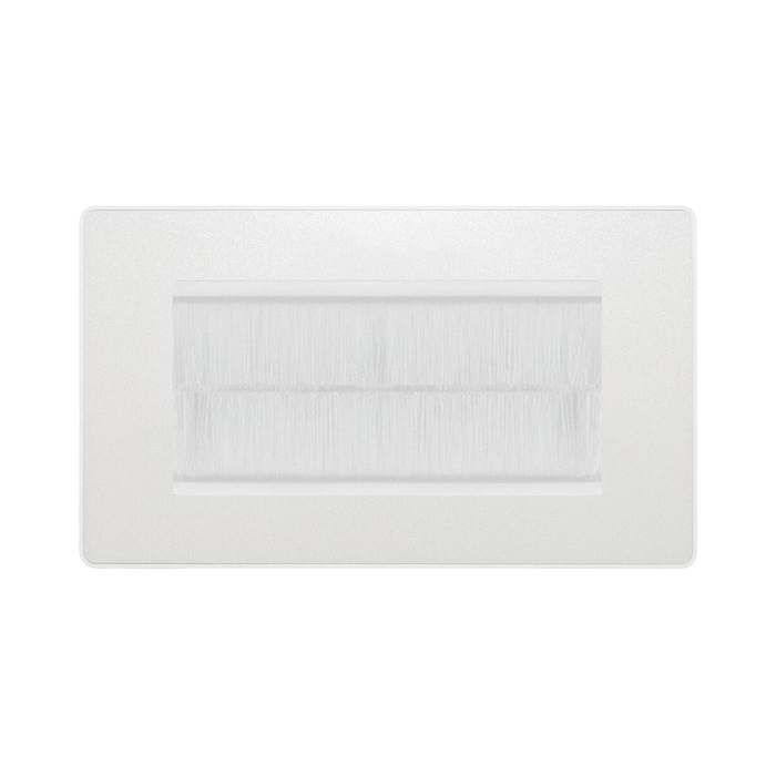 BG Evolve Pearl White 4G Cable Brush Outlet PCDCL4GBRW