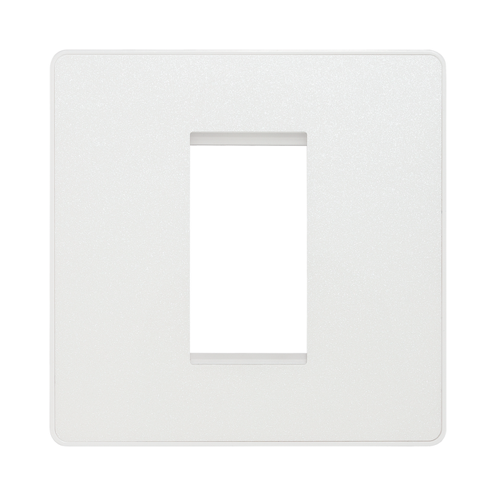 BG Evolve Pearl White 1G Euro Module Plate PCDCLEMS1W